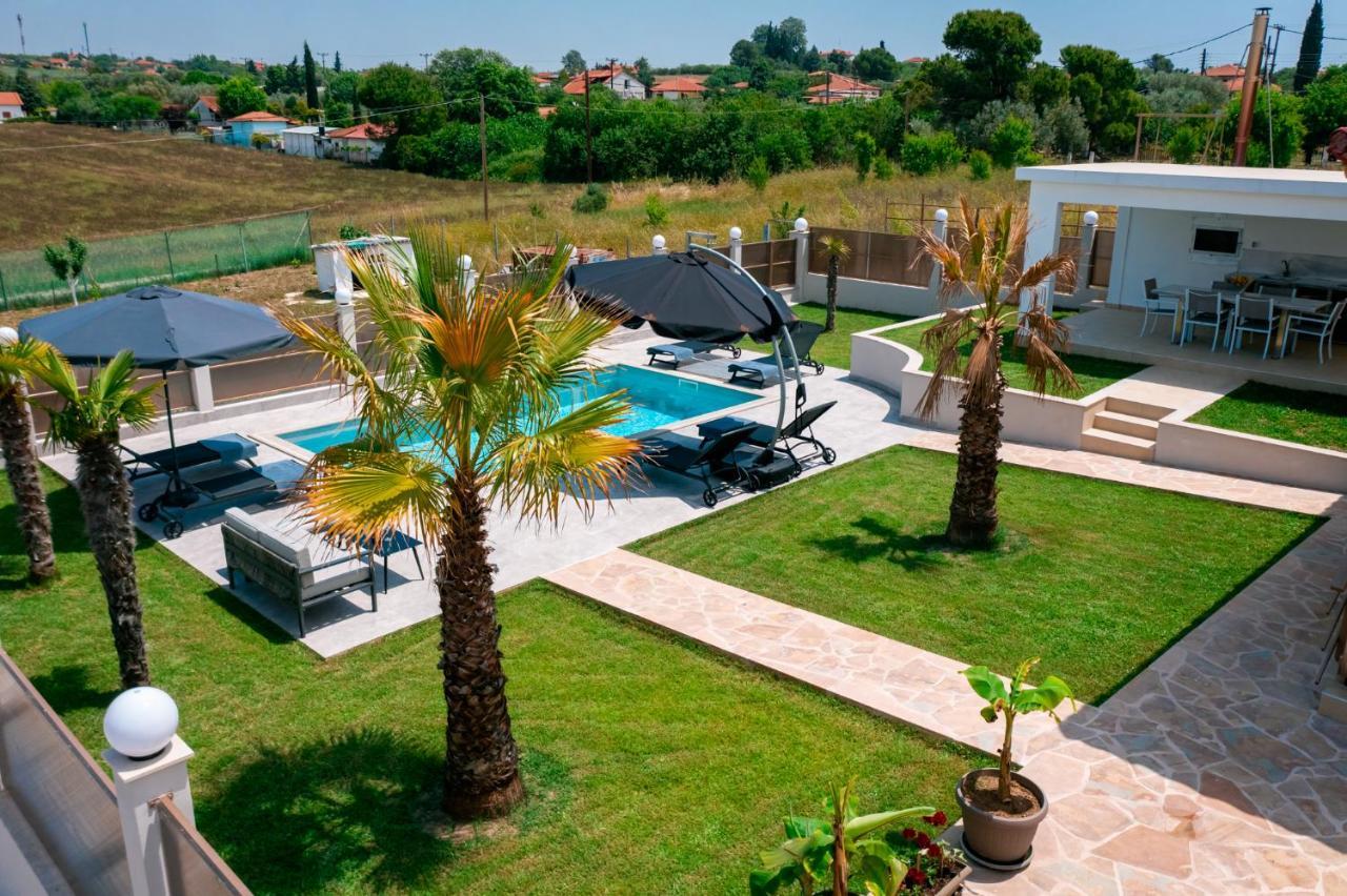 Villa Liana , Private Villa With Pool And Garden Vergia ภายนอก รูปภาพ