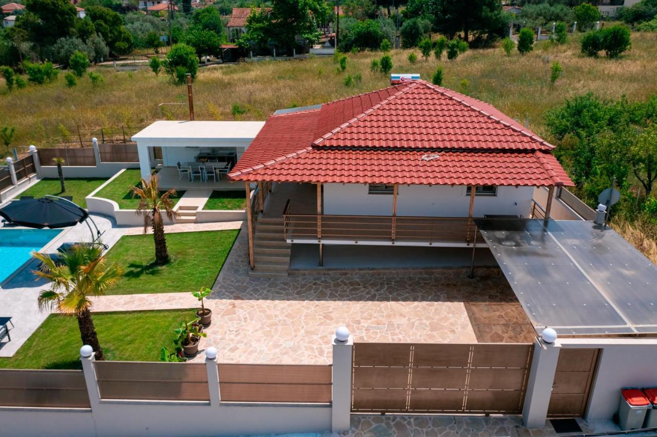 Villa Liana , Private Villa With Pool And Garden Vergia ภายนอก รูปภาพ