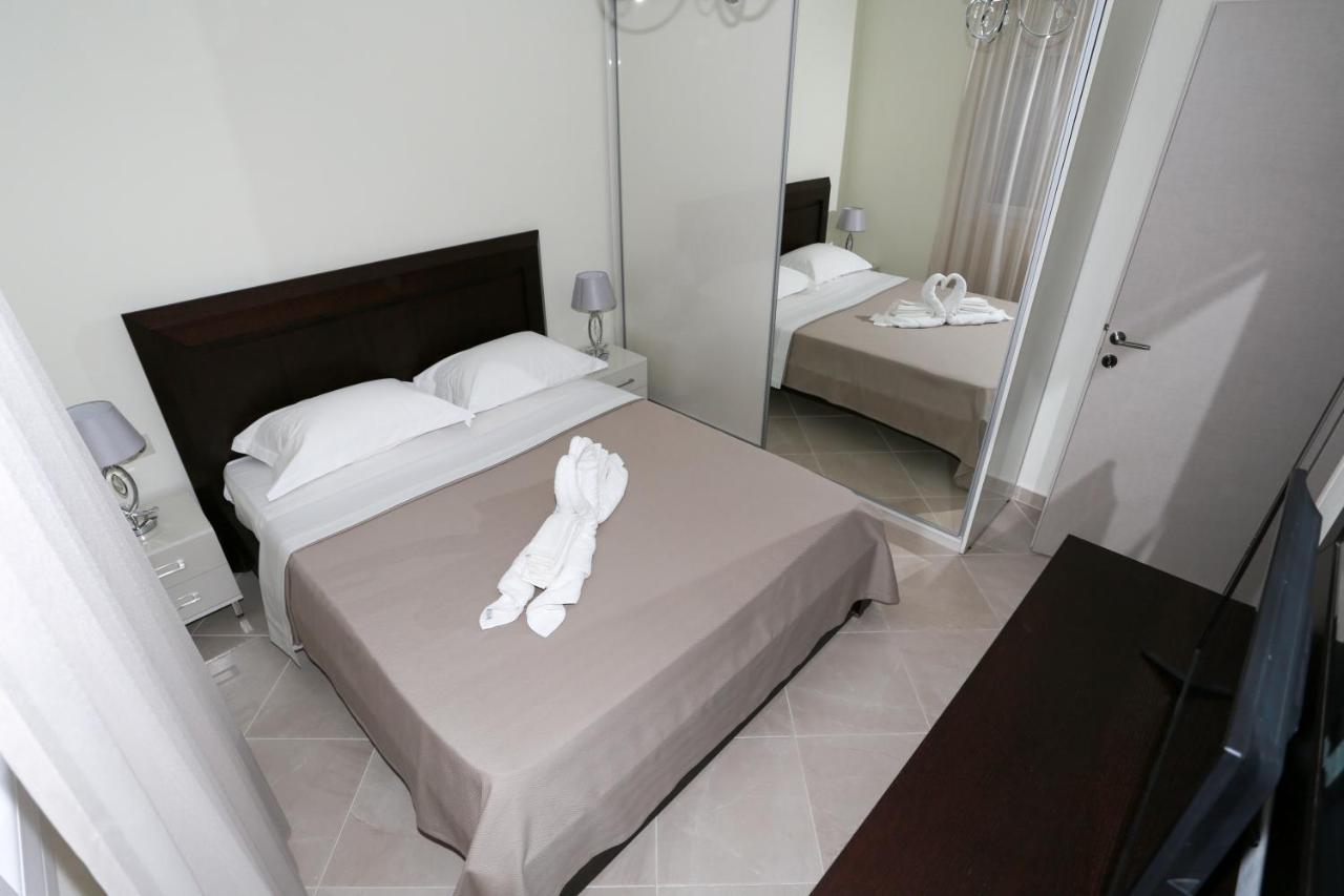 Villa Liana , Private Villa With Pool And Garden Vergia ภายนอก รูปภาพ