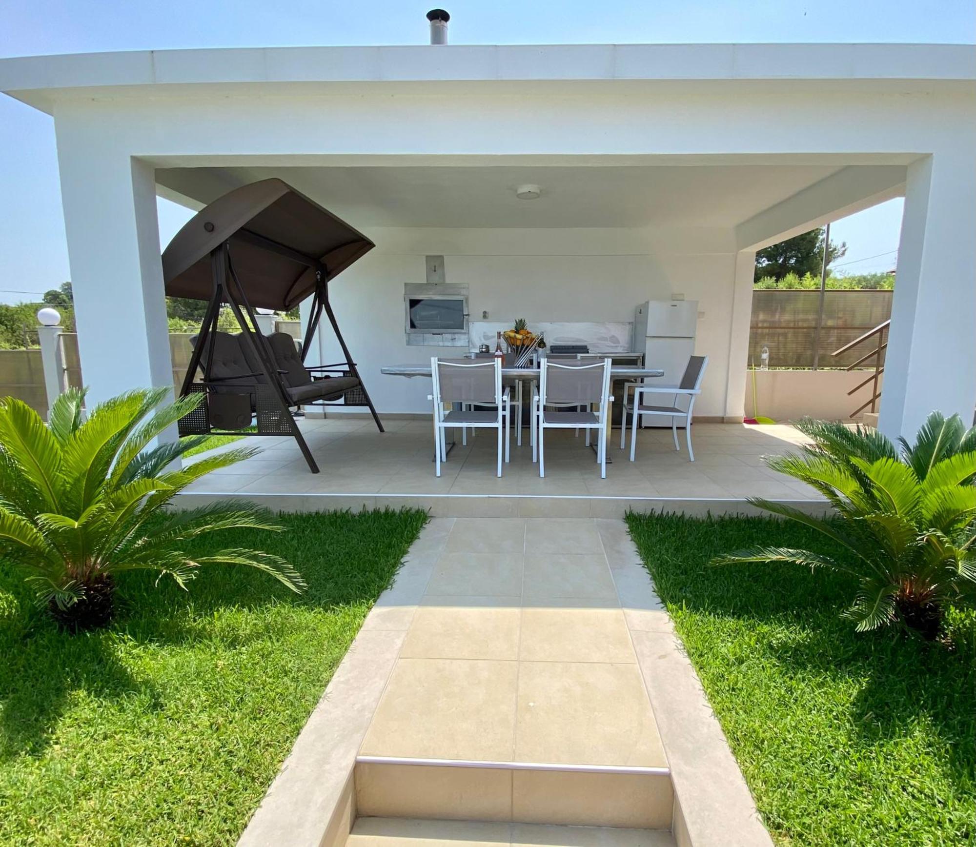 Villa Liana , Private Villa With Pool And Garden Vergia ภายนอก รูปภาพ